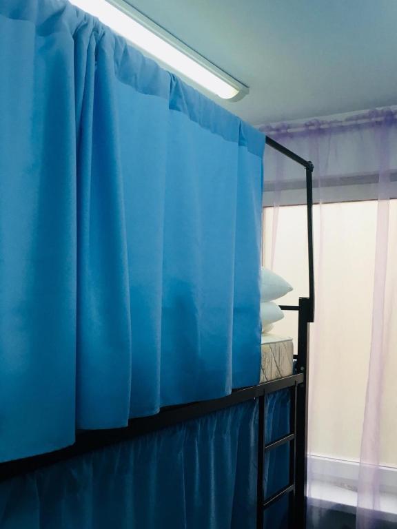 Кровать в общем номере  с 4-двухъярусными кроватями 2