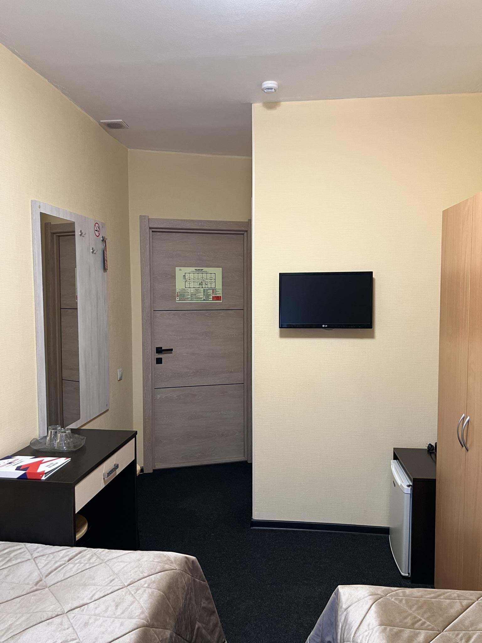Номер эконом с 2 односпальными кроватями, 16.5 м² 2