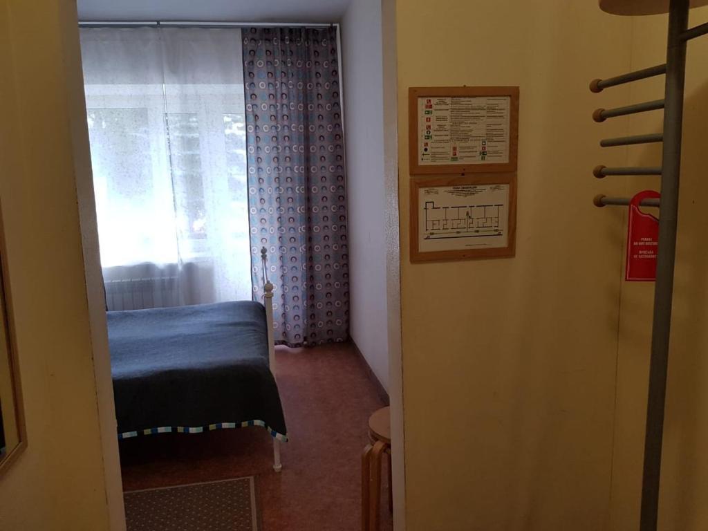 Номер стандарт с 1 двуспальной кроватью 3