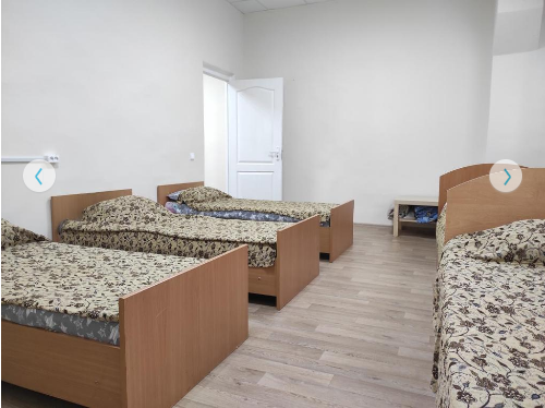 Кровать в шестиместном номере стандарт 4