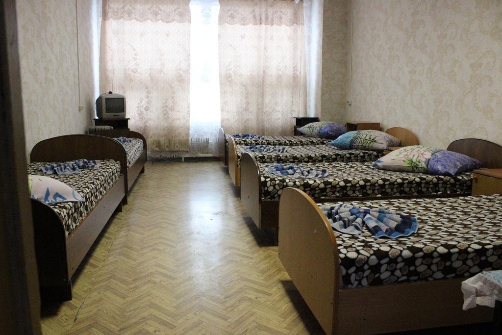 Кровать в общем 6-местном номер (удобства на этаже) 3