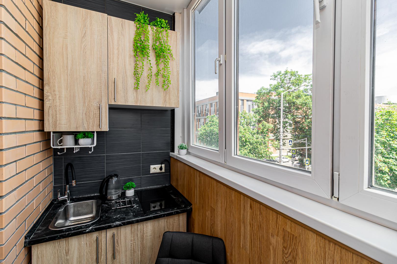 Апартаменты улучшенные Октябрьская 181/2 в Gallery Apartments (Гэлари Апартментс)