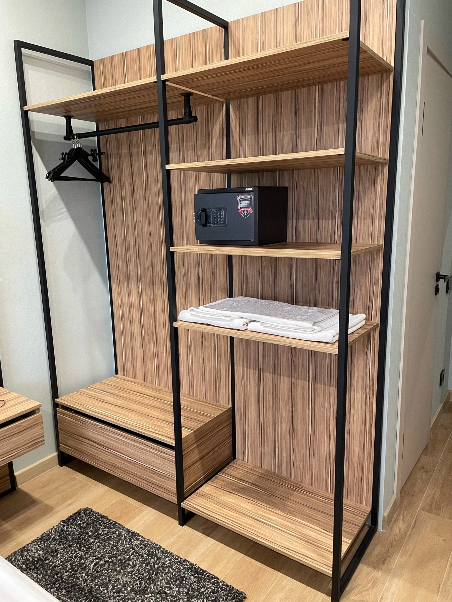 2-местный номер стандарт с 1 двуспальной кроватью 4