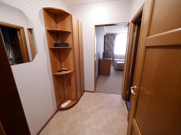 Номер комфорт с 2 односпальными кроватями 4