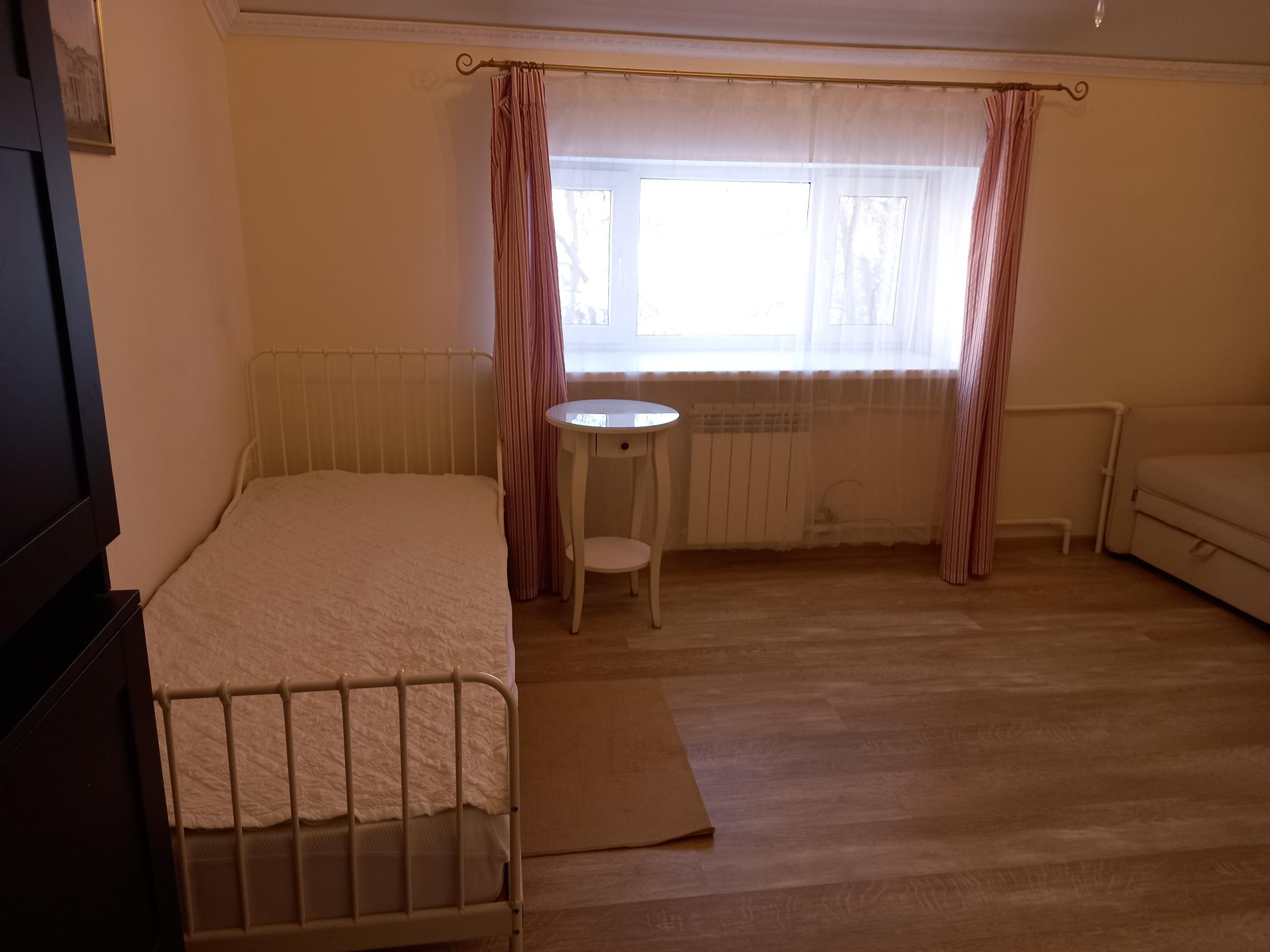 3-комнатные апартаменты, 120 м², 2 этаж 4