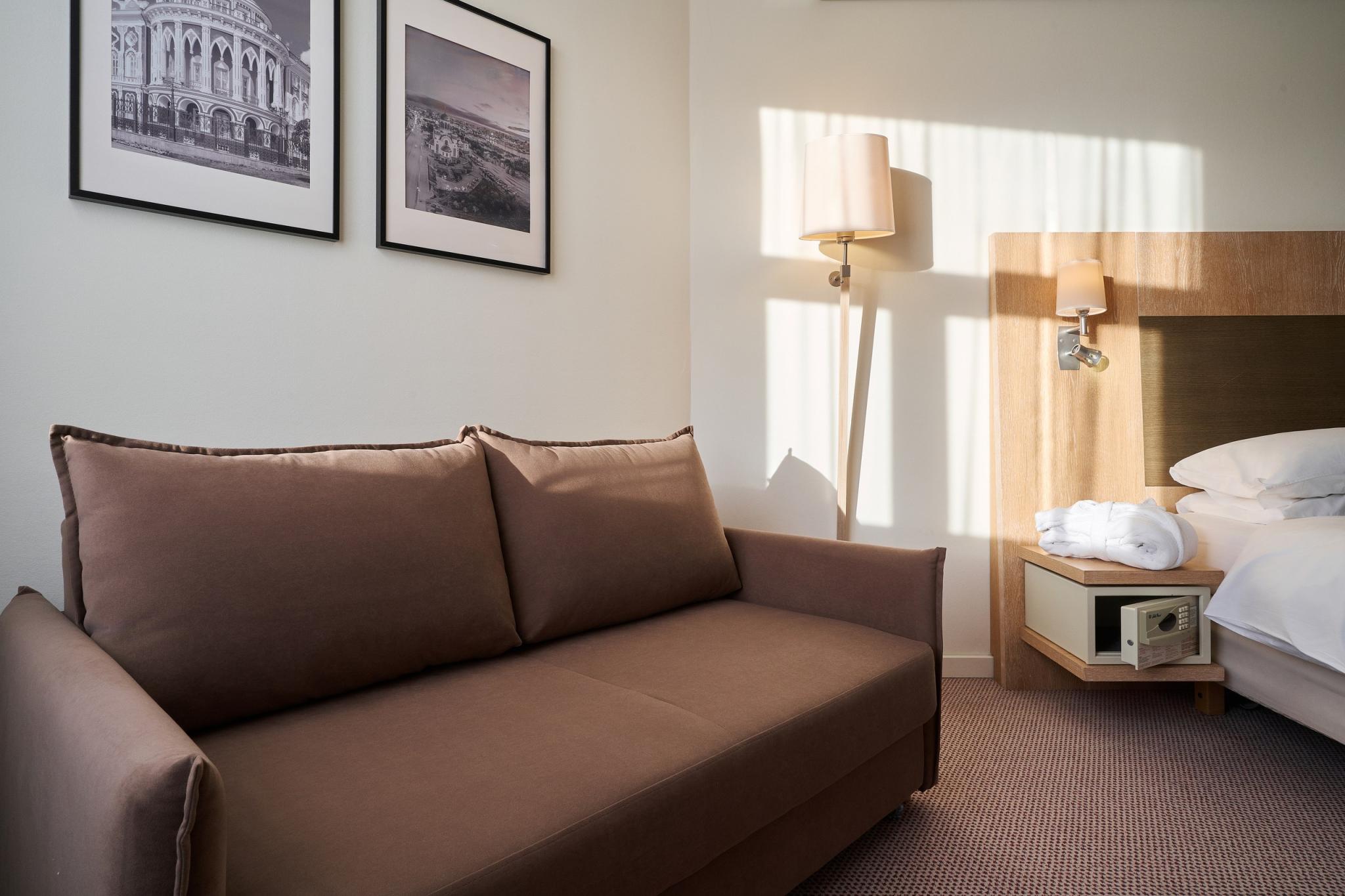 Космос Екатеринбург Отель (Cosmos Ekaterinburg Hotel) - 6