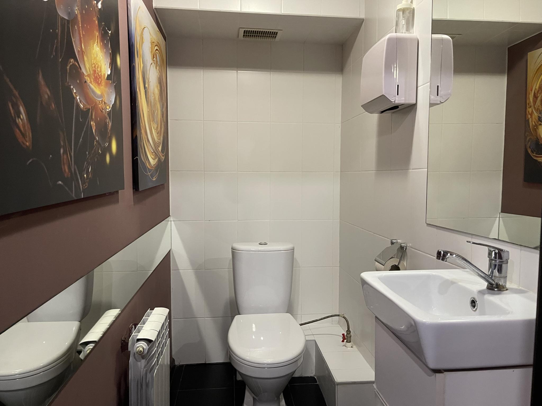 3-комнатные апартаменты, 96 м², 1 этаж (без окна) 4