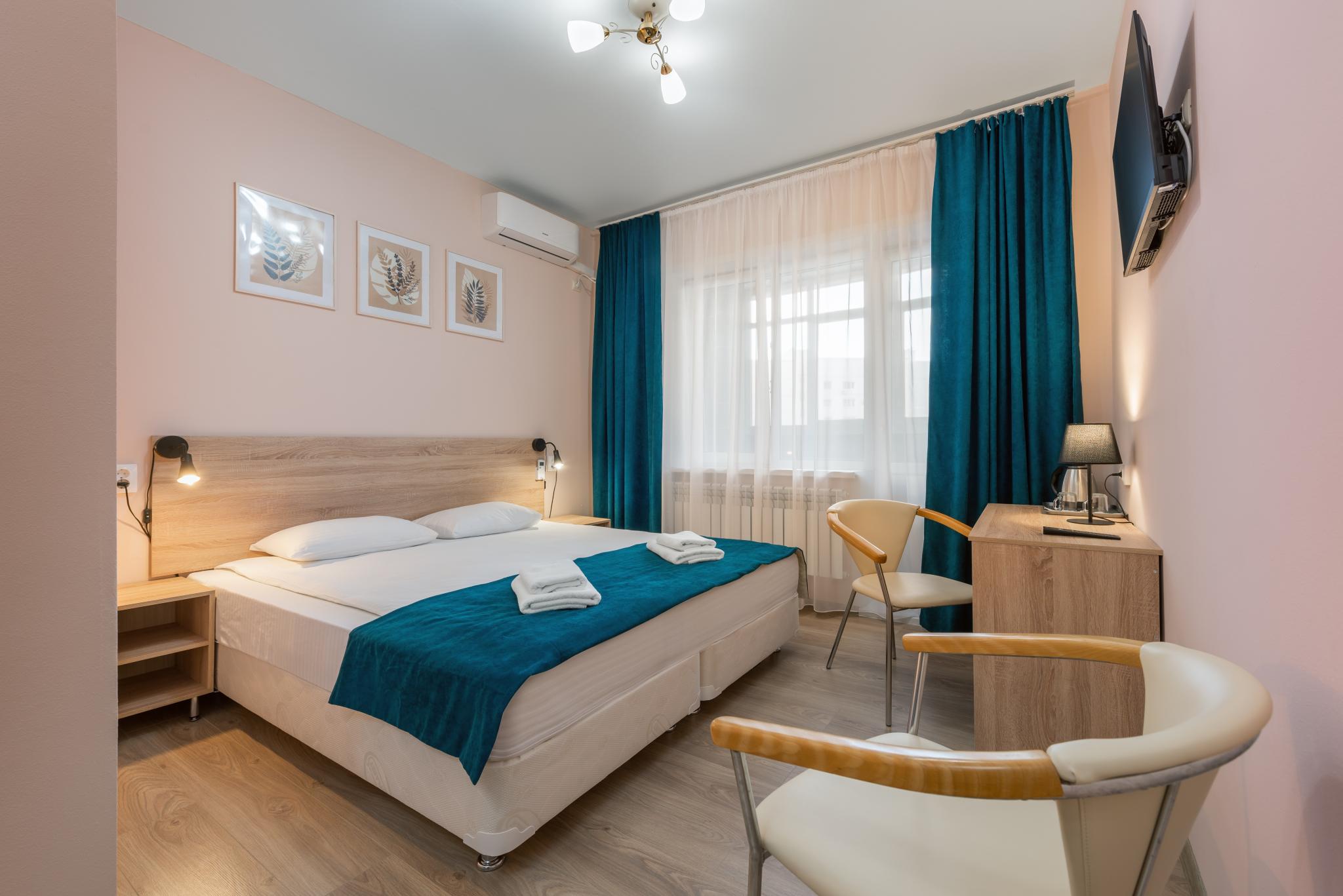 Номер стандарт с 1 двуспальной кроватью