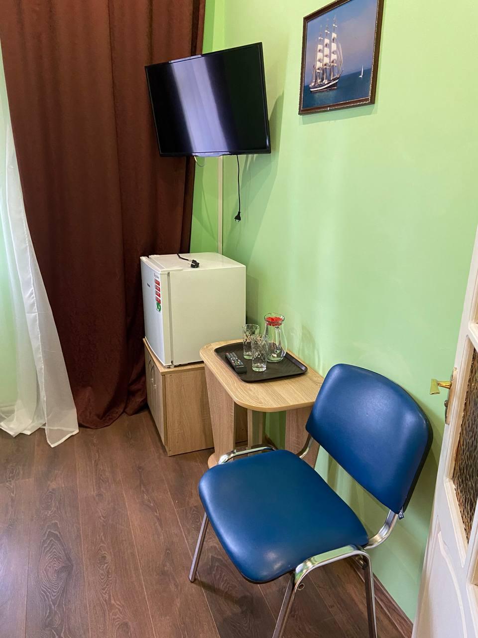 Номер стандарт с 1 двуспальной кроватью 3