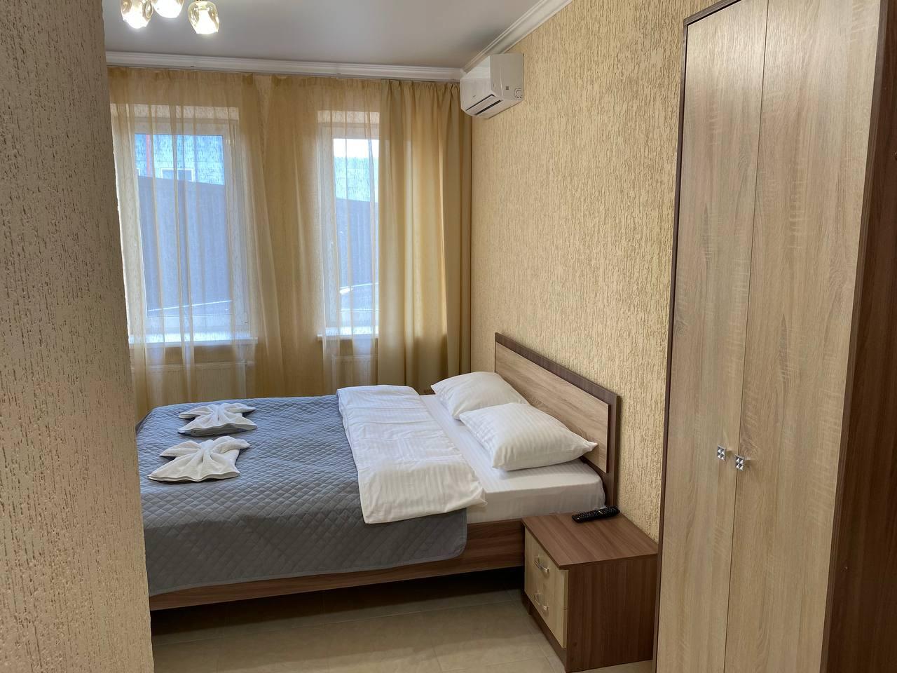 Номер стандарт с 1 двуспальной кроватью