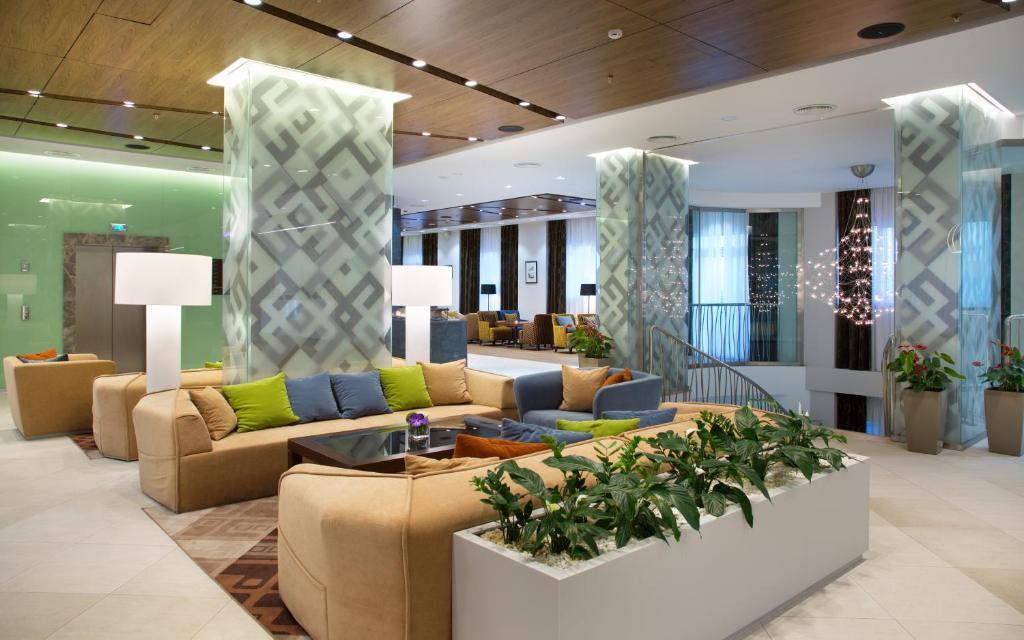 Хиллс Гарден (ex. Hilton Garden Inn Ufa Riverside) (Хиллс Гарден, бывший Хилтон Гарден Инн Уфа Риверсайд)  - 6
