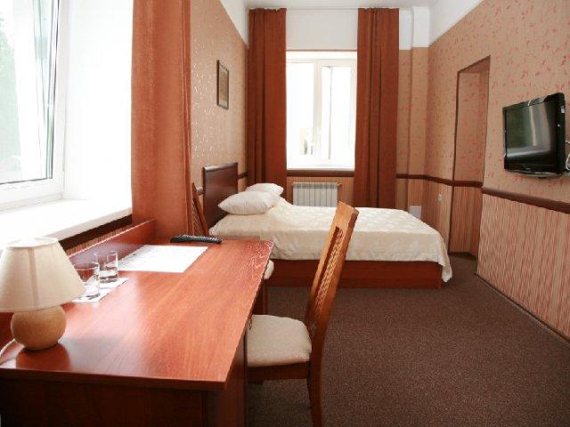Номер стандарт с 1 двуспальной кроватью 4
