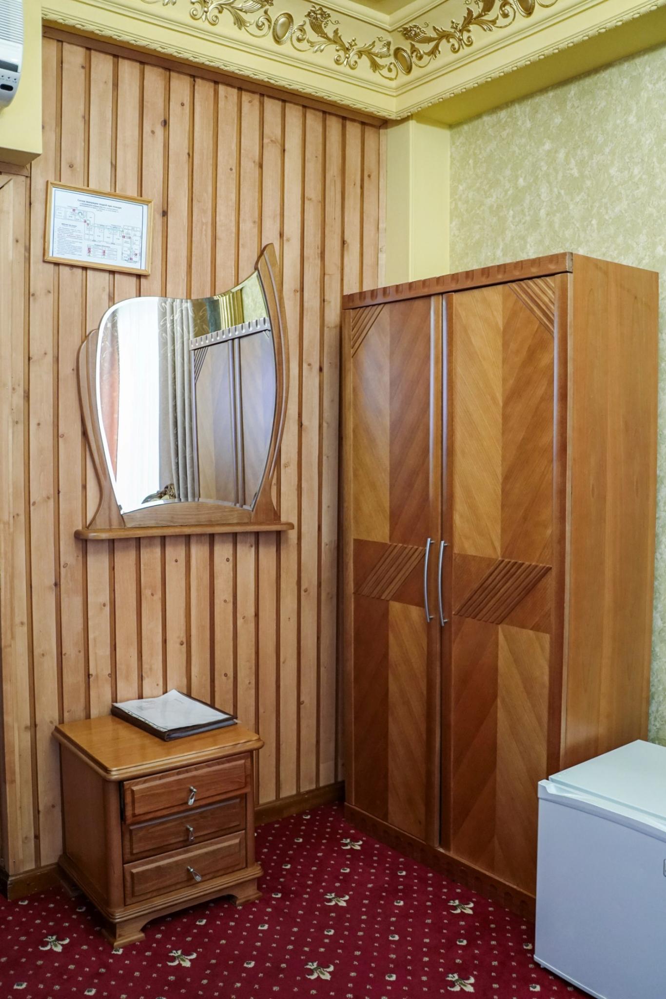 Номер стандарт с 1 двуспальной кроватью 3