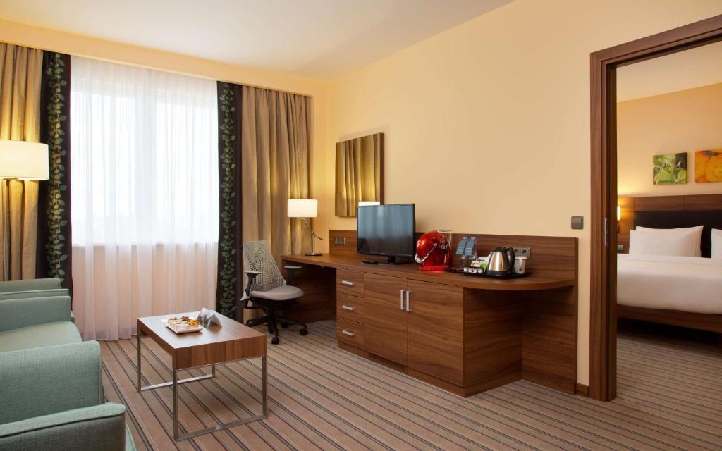 Хиллс Гарден (ex. Hilton Garden Inn Ufa Riverside) (Хиллс Гарден, бывший Хилтон Гарден Инн Уфа Риверсайд)  - 18
