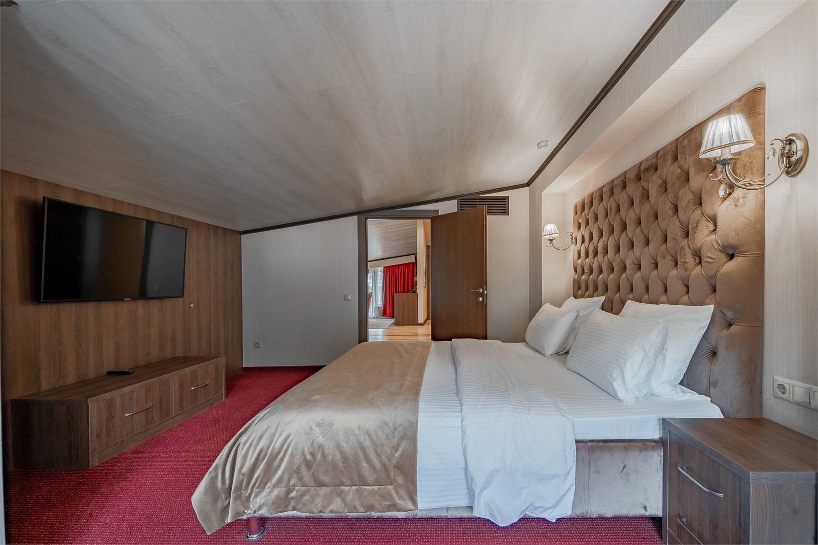 Superior Chalet 4
