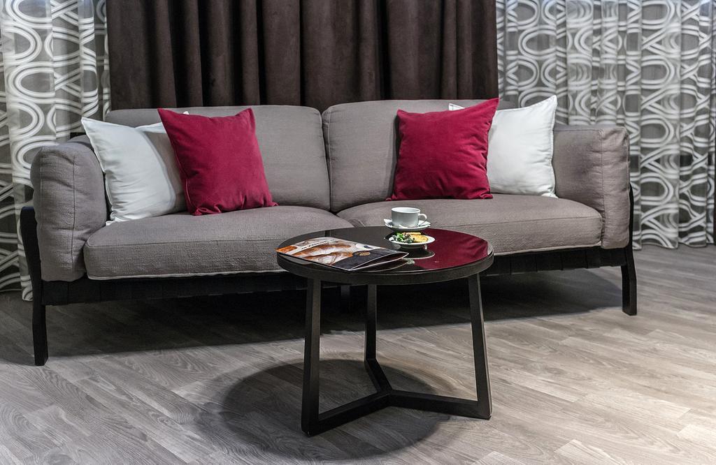 Номер полулюкс с 1 двуспальной кроватью 2
