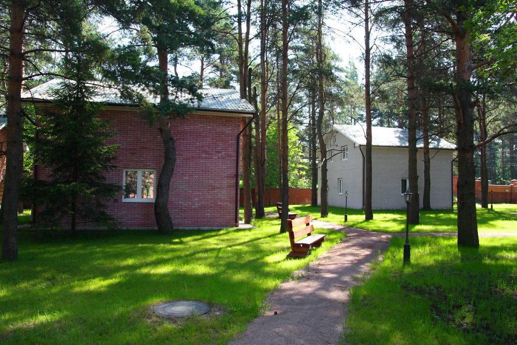 Коттедж стандарт с 2 односпальными и 3 двуспальными кроватями 3