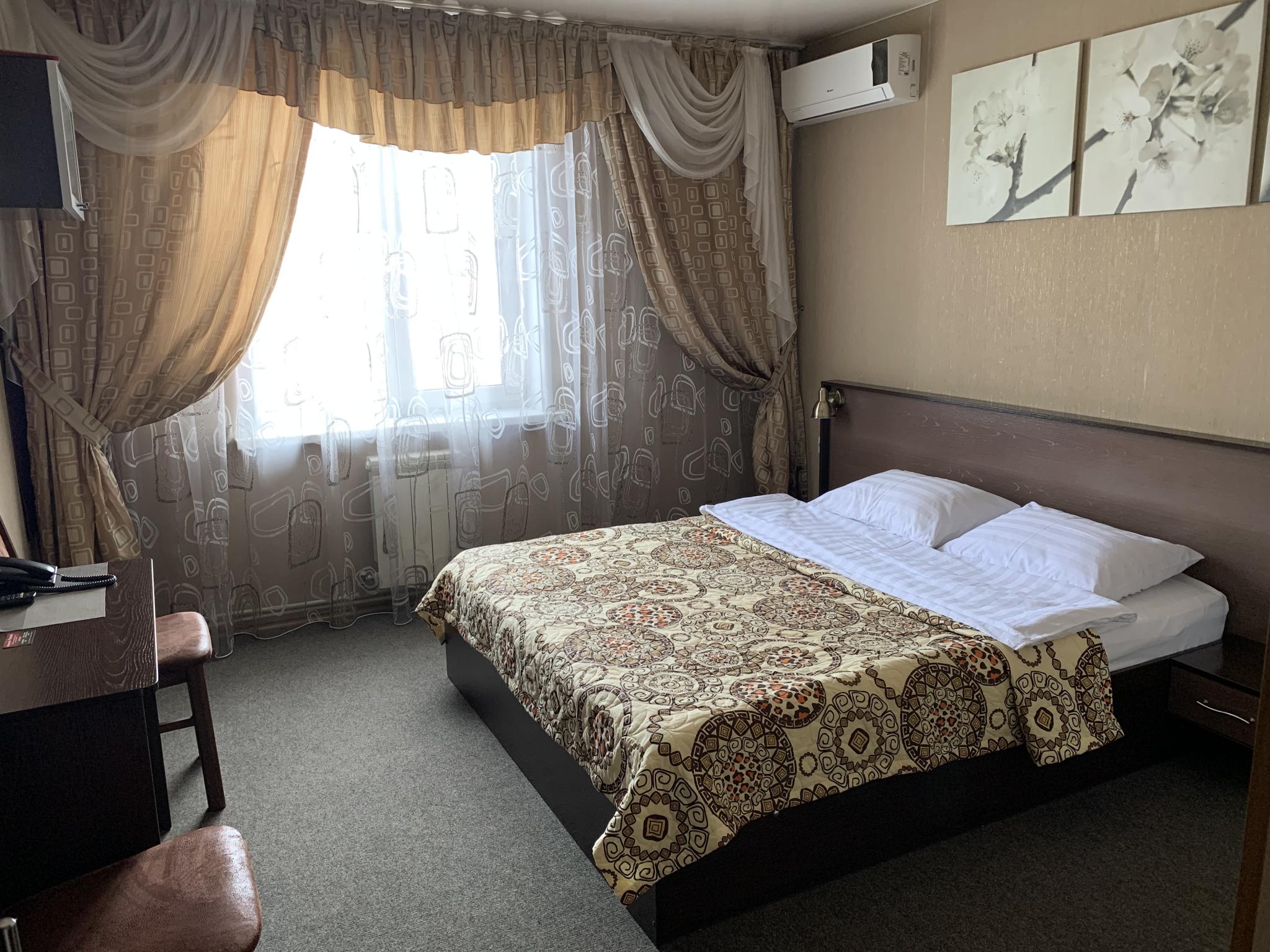 Номер стандарт с 1 двуспальной кроватью 2