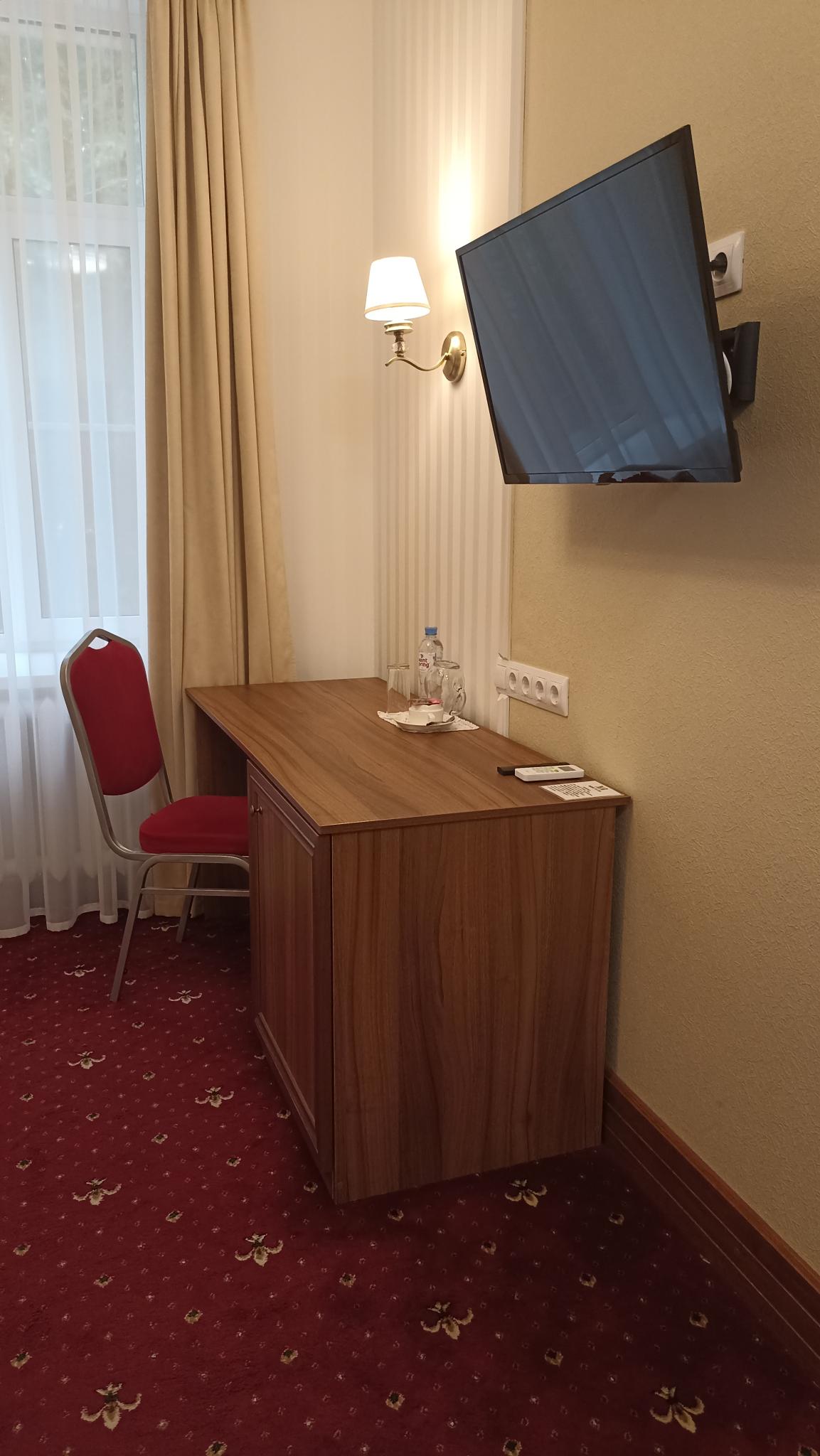 Номер комфорт с 1 двуспальной кроватью 3