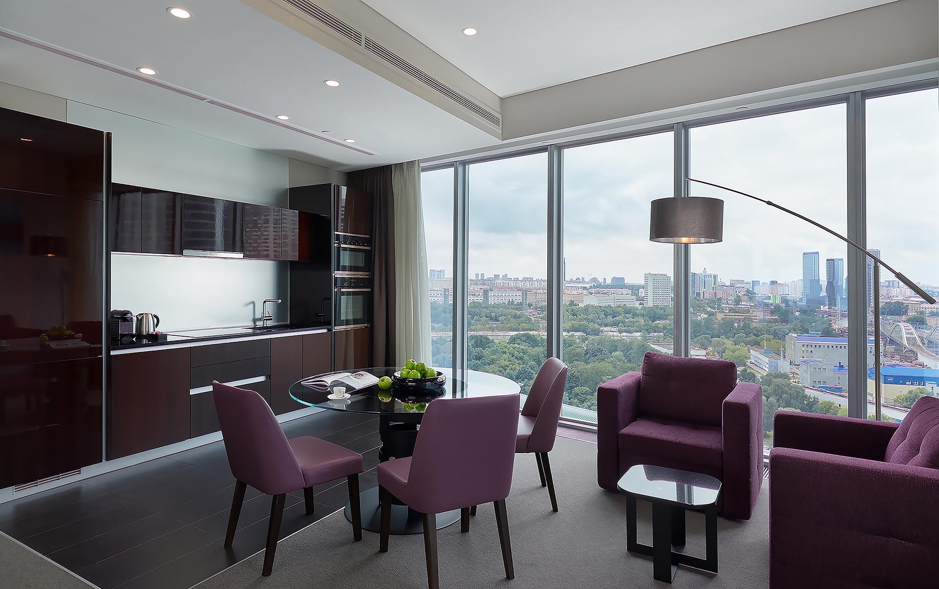 Corner Superior Apartment 4