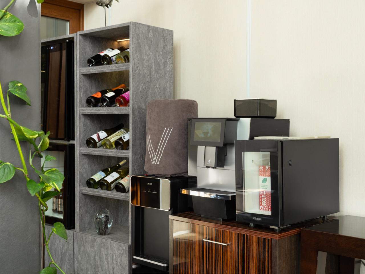 V hotel &amp; Rooftop lounge (В отель) - 18