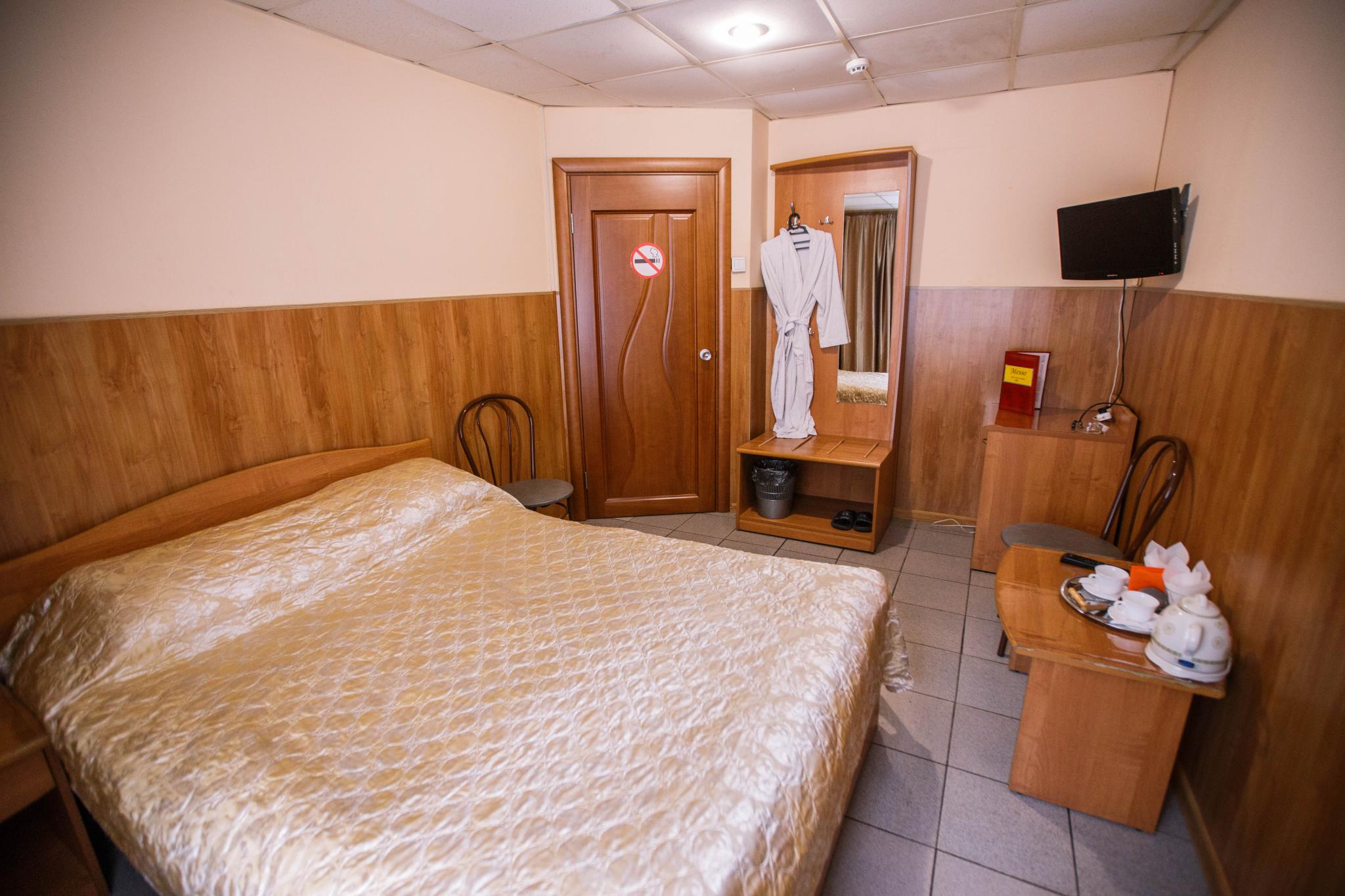 Номер стандарт комфорт с 1 двуспальной кроватью