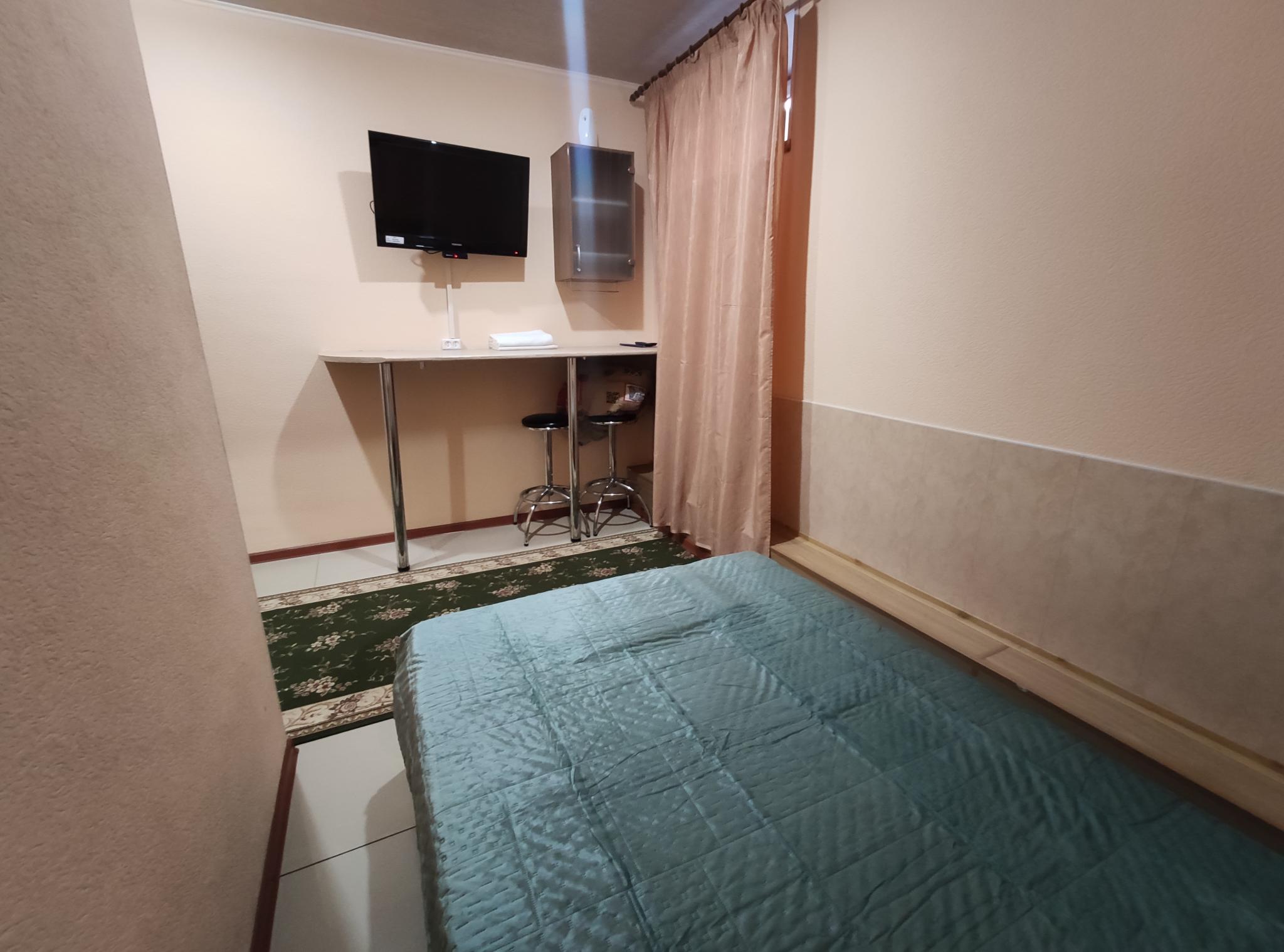 Номер стандарт эконом с 1 двуспальной кроватью 4