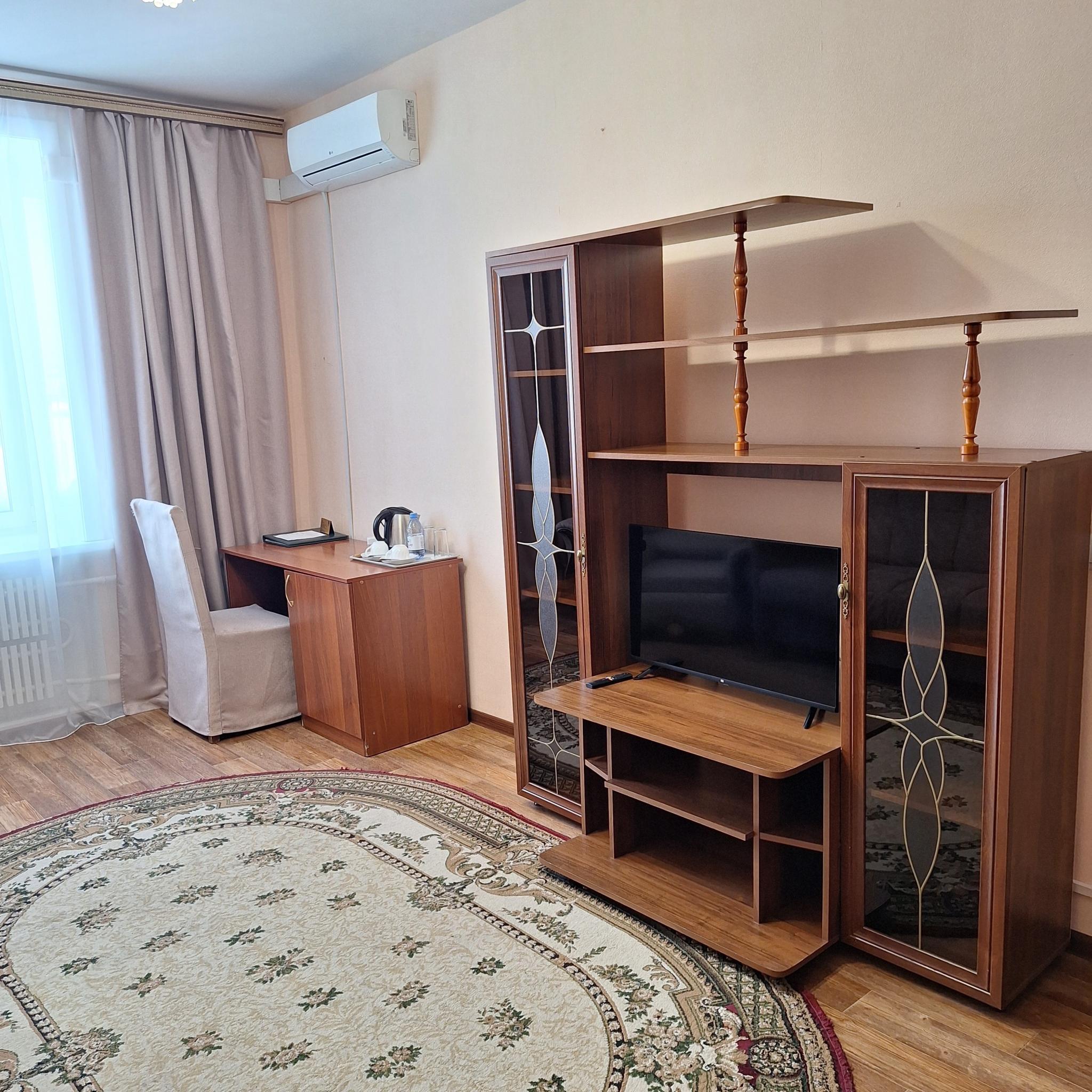 2-местный номер люкс с 1 двуспальной кроватью №302 4