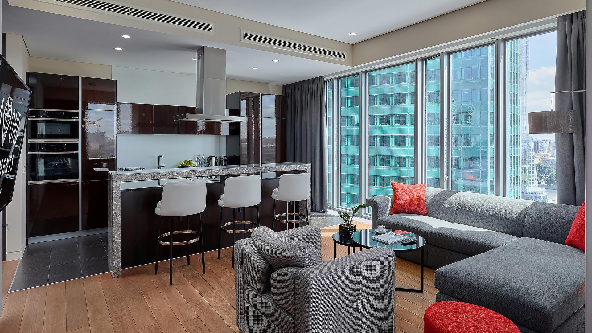 Corner Grand Apartment