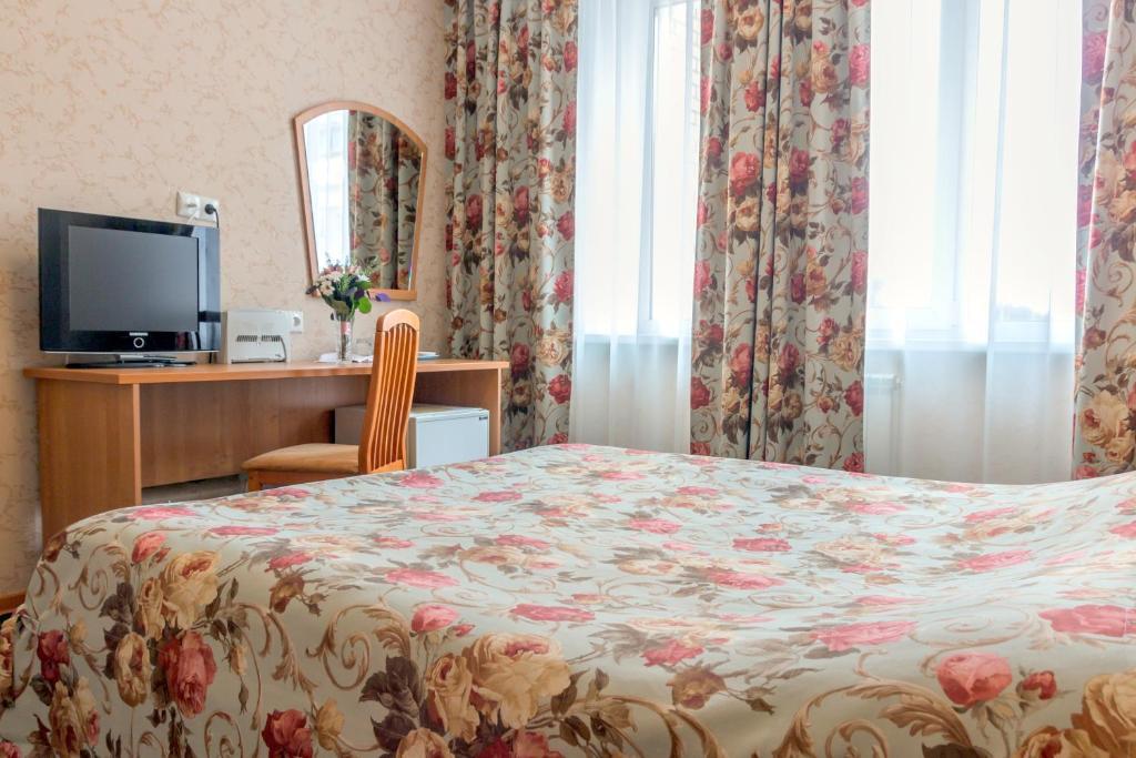 Номер стандарт с 1 двуспальной кроватью 2