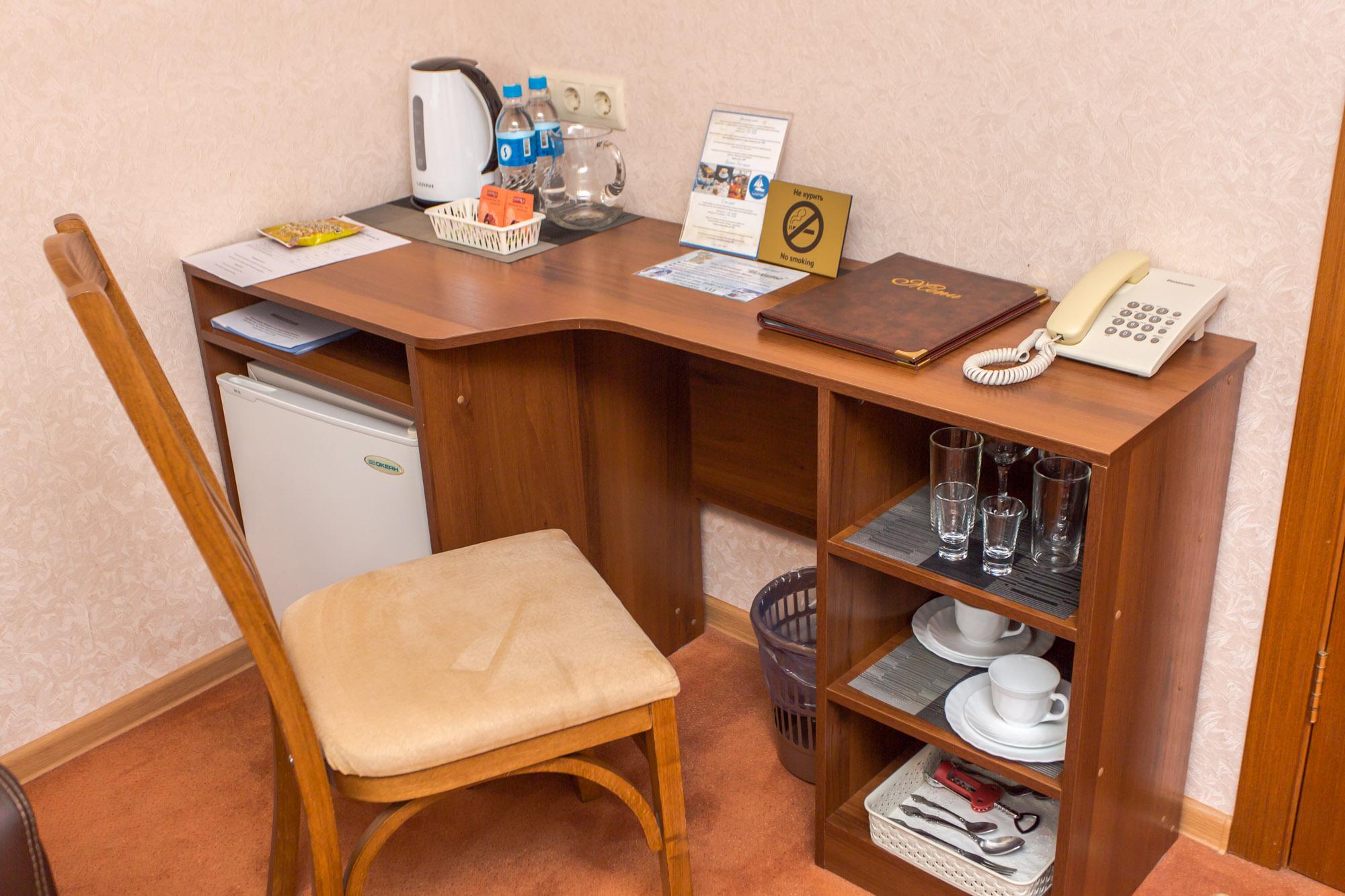 Номер полулюкс с 1 двуспальной кроватью 2
