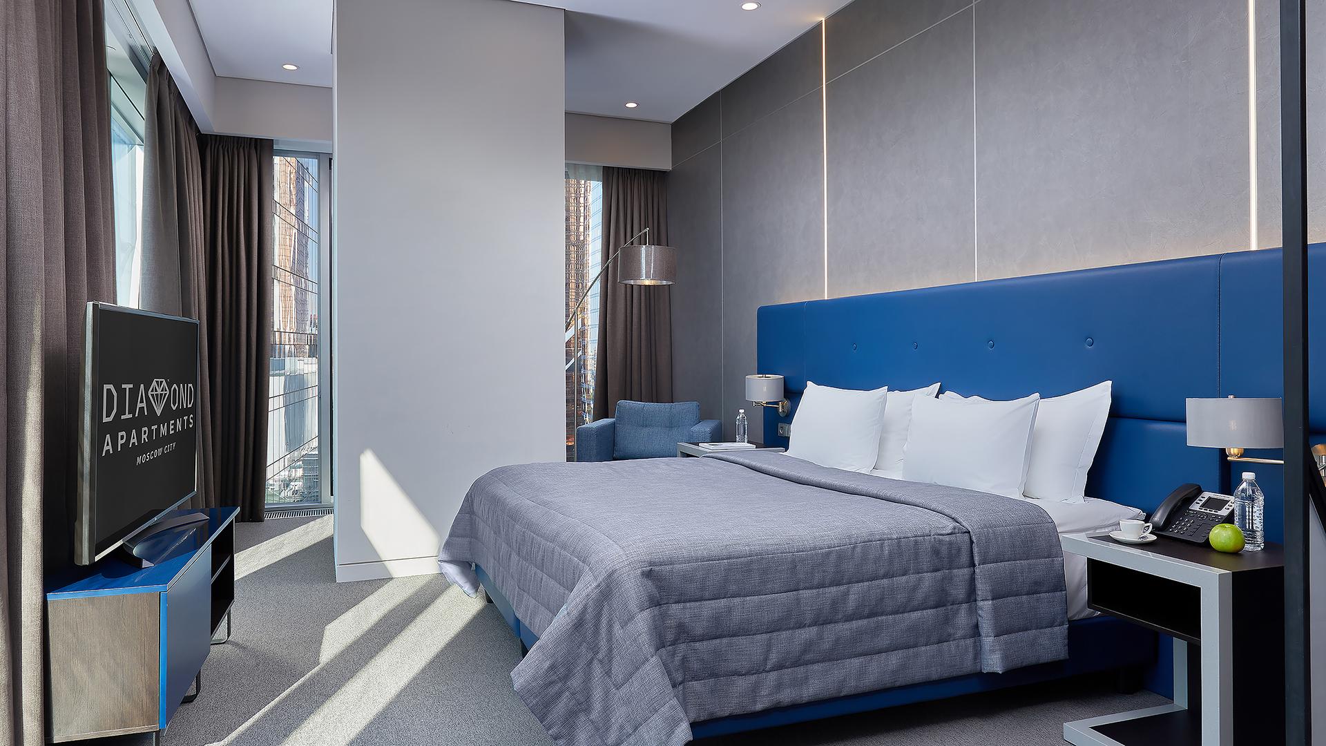 Corner Studio Apartment 4